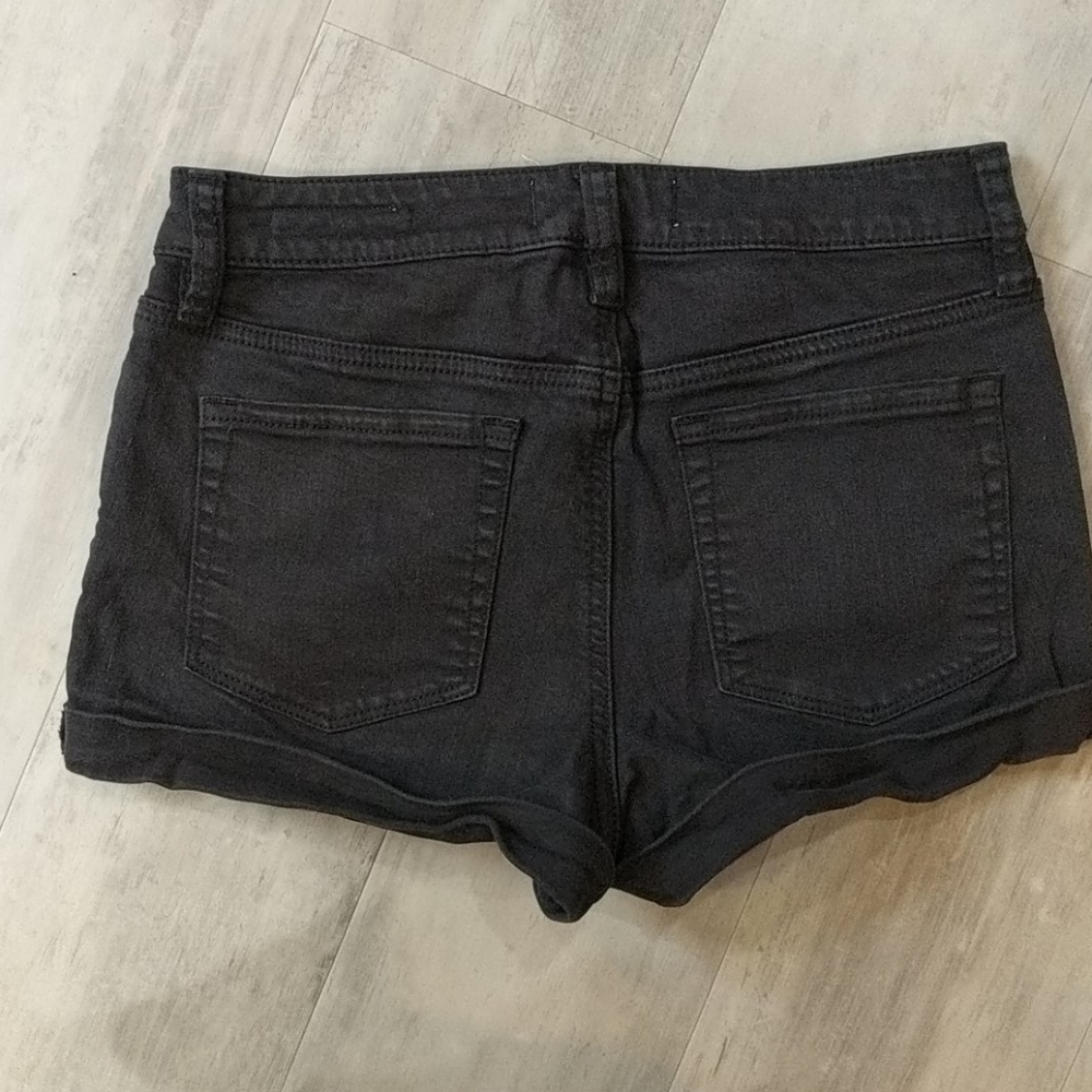 Shorts - Picture 2 of 2